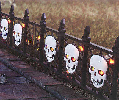 24" Light-Up Skull Fence