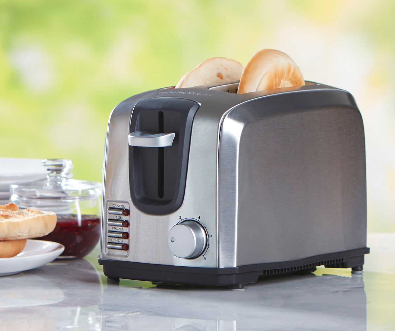 BLACK+DECKER 2-Slice Black 850-Watt Toaster in the Toasters department at