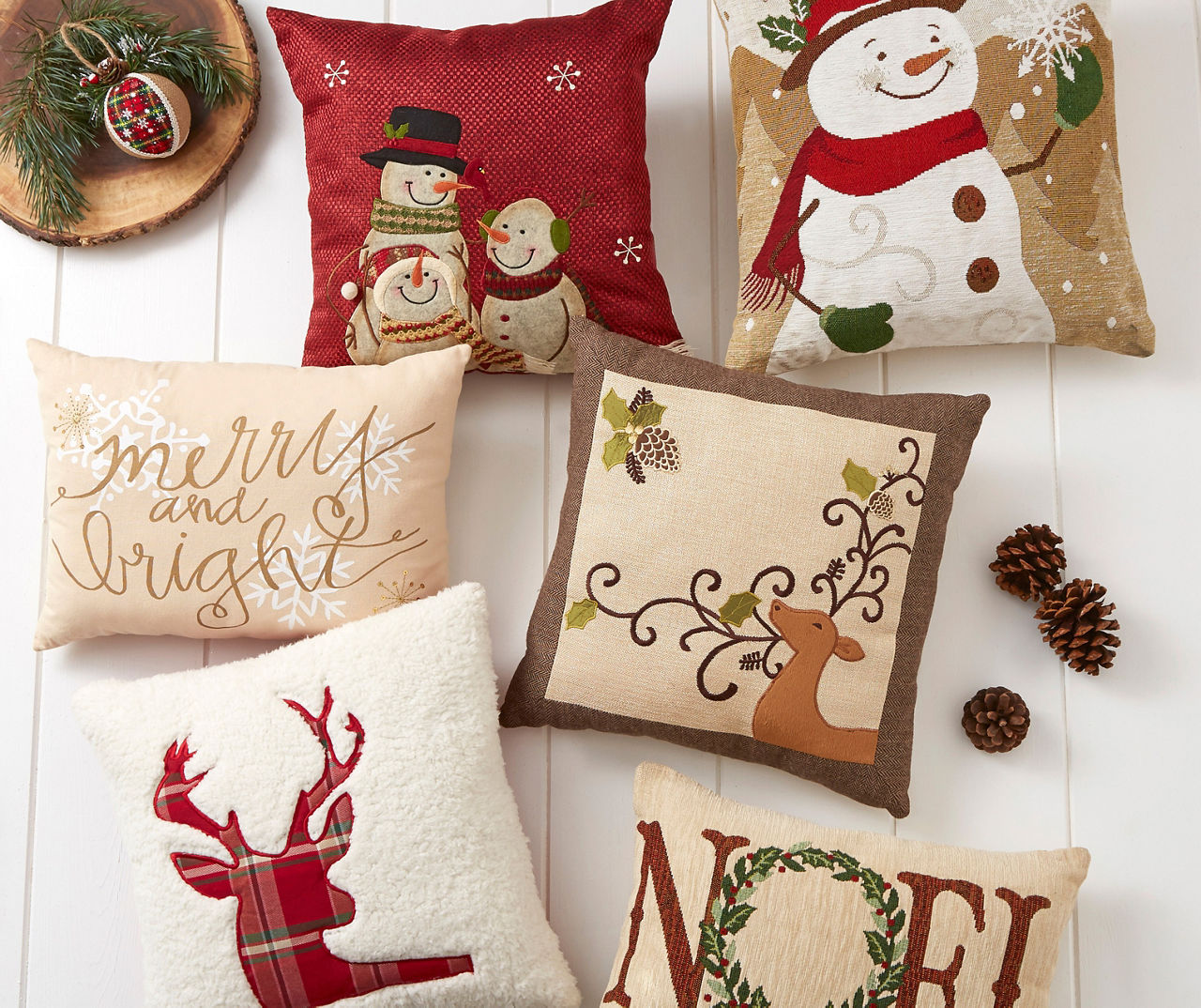 Small christmas throw store pillows