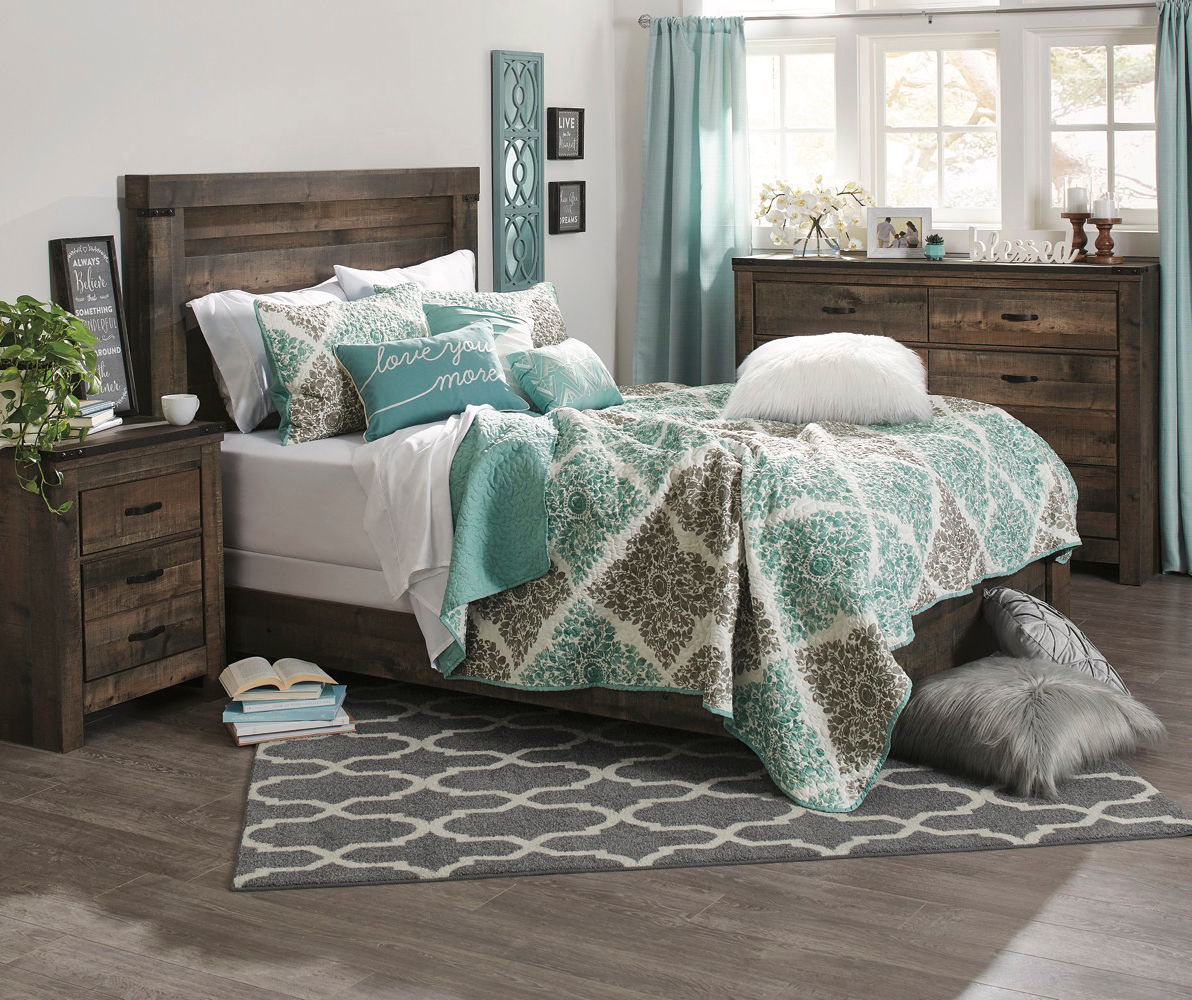 Trinell Queen-Size Bedroom Set