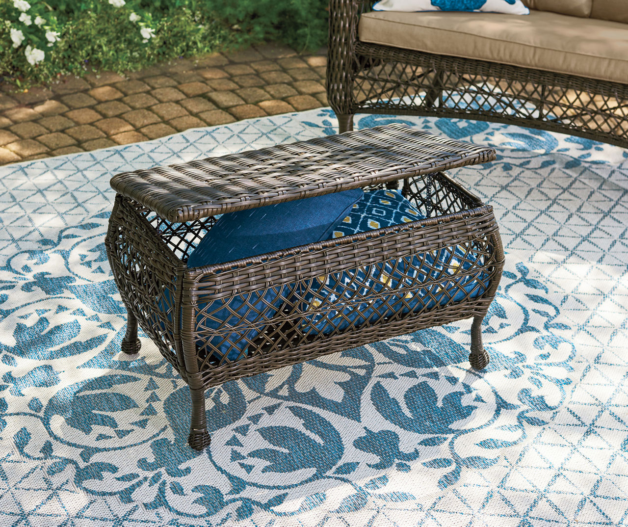 Big lots wicker online coffee table