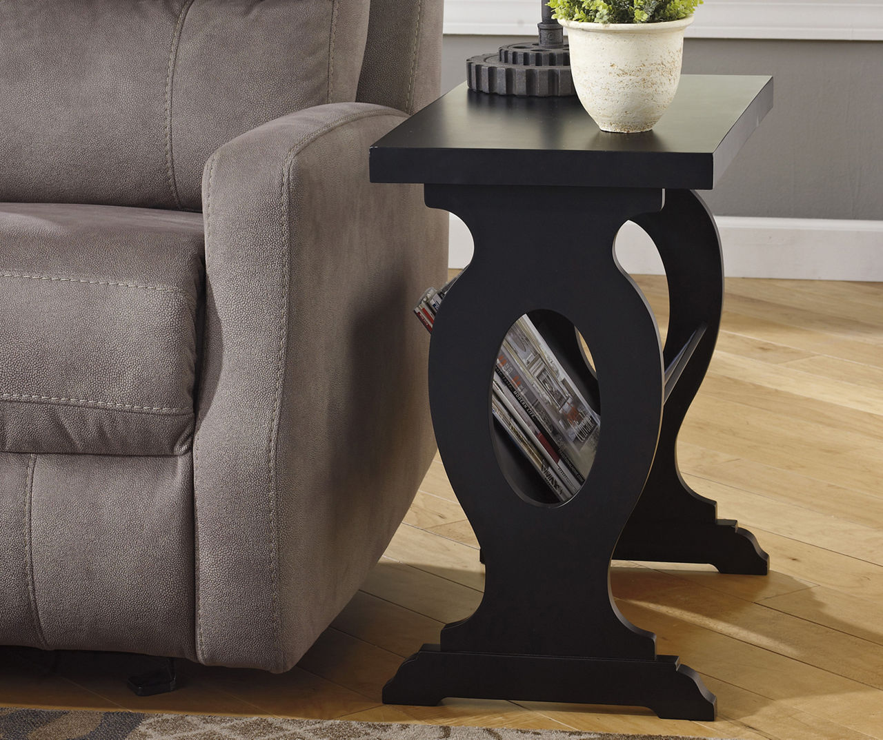 Ashley braunsen chair discount side end table