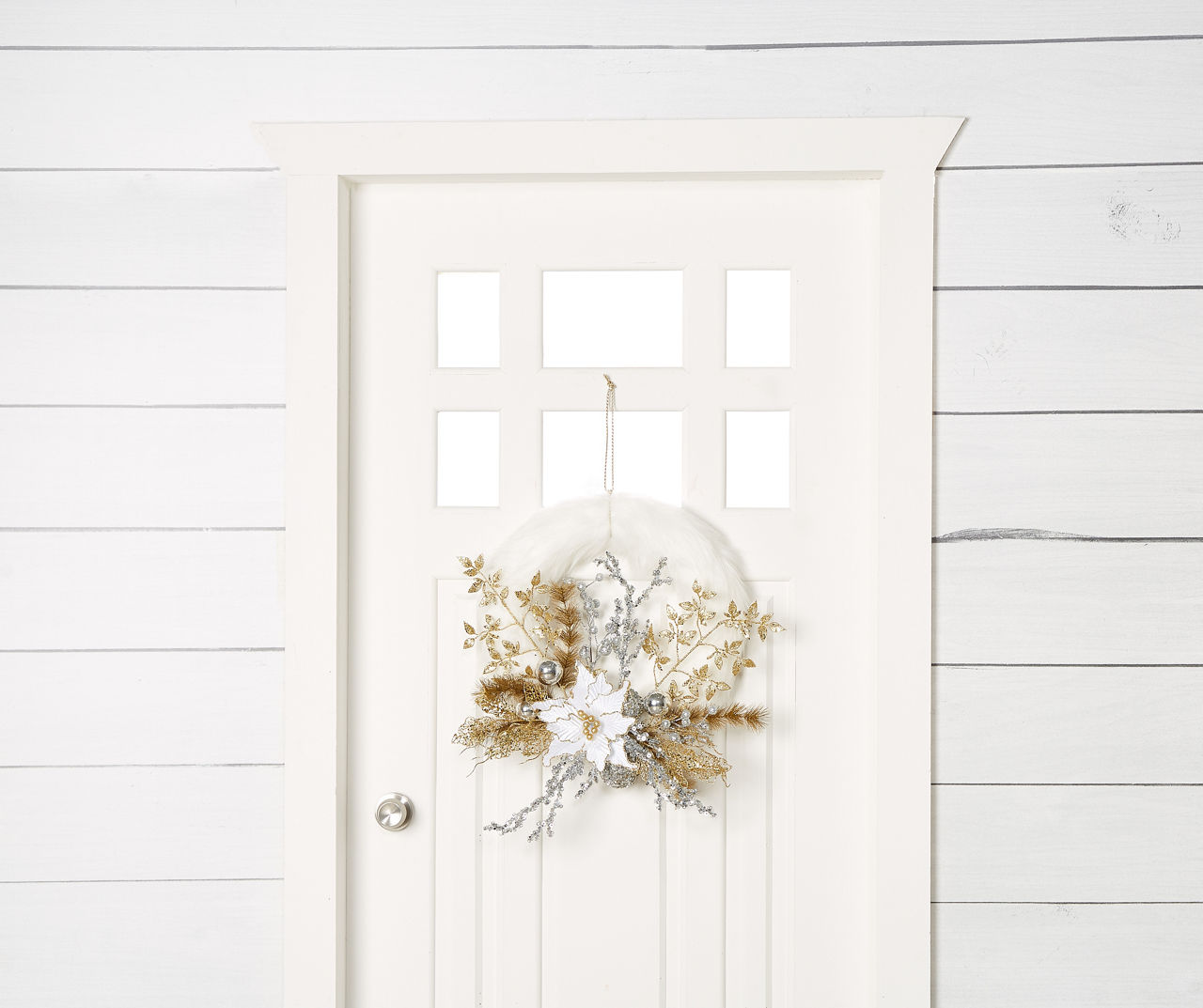 Winter Wonder Lane Warm Winter Wishes White & Charcoal Wreath 2