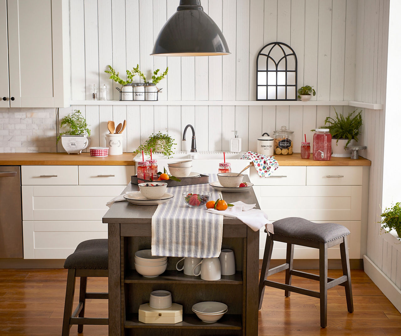 Big lots farmhouse table and online chairs