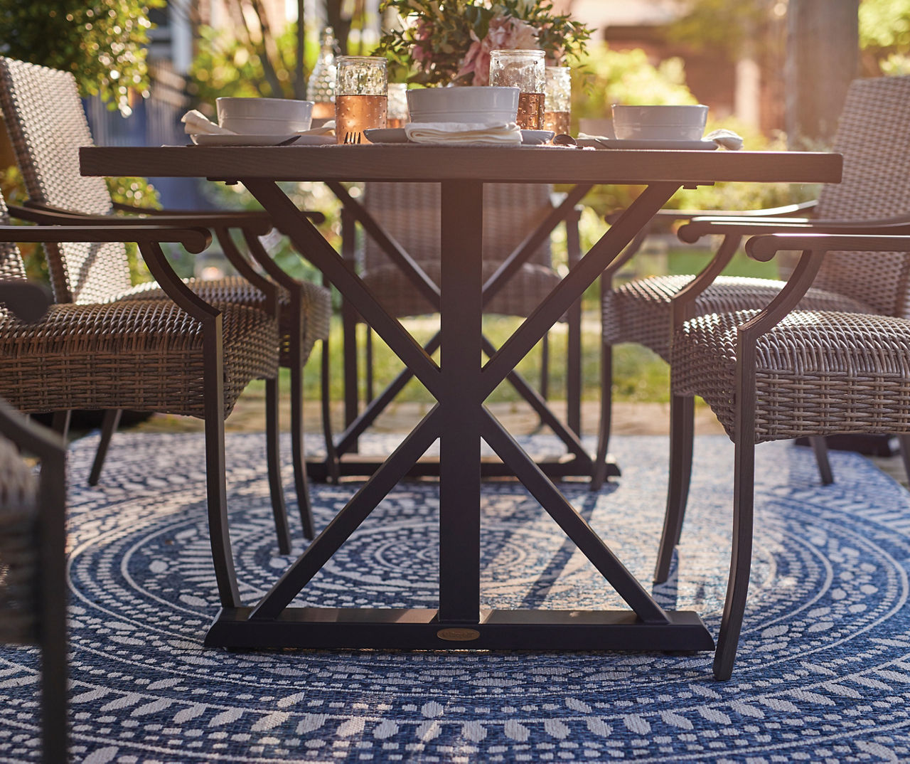 Broyhill patio store dining table