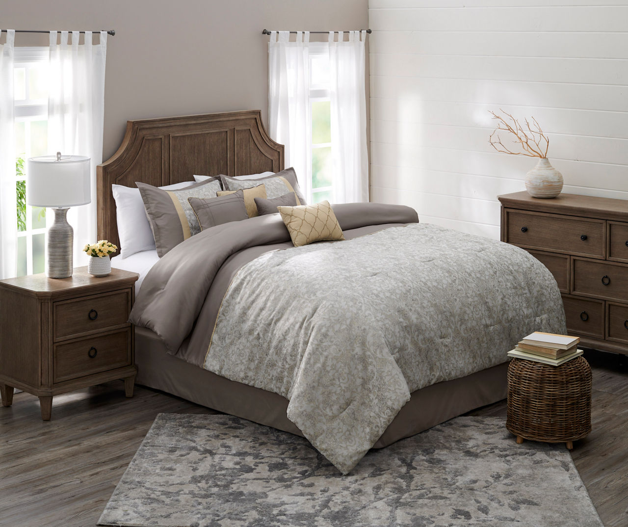 Broyhill Broyhill Utopia Gray & Gold Medallion Comforter Set