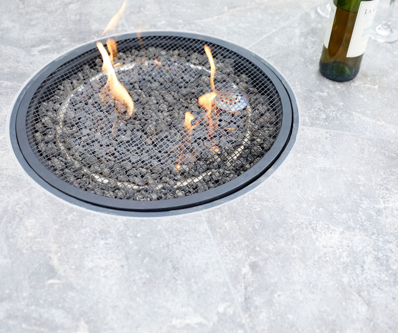 Broyhill thornwood deals fire pit table