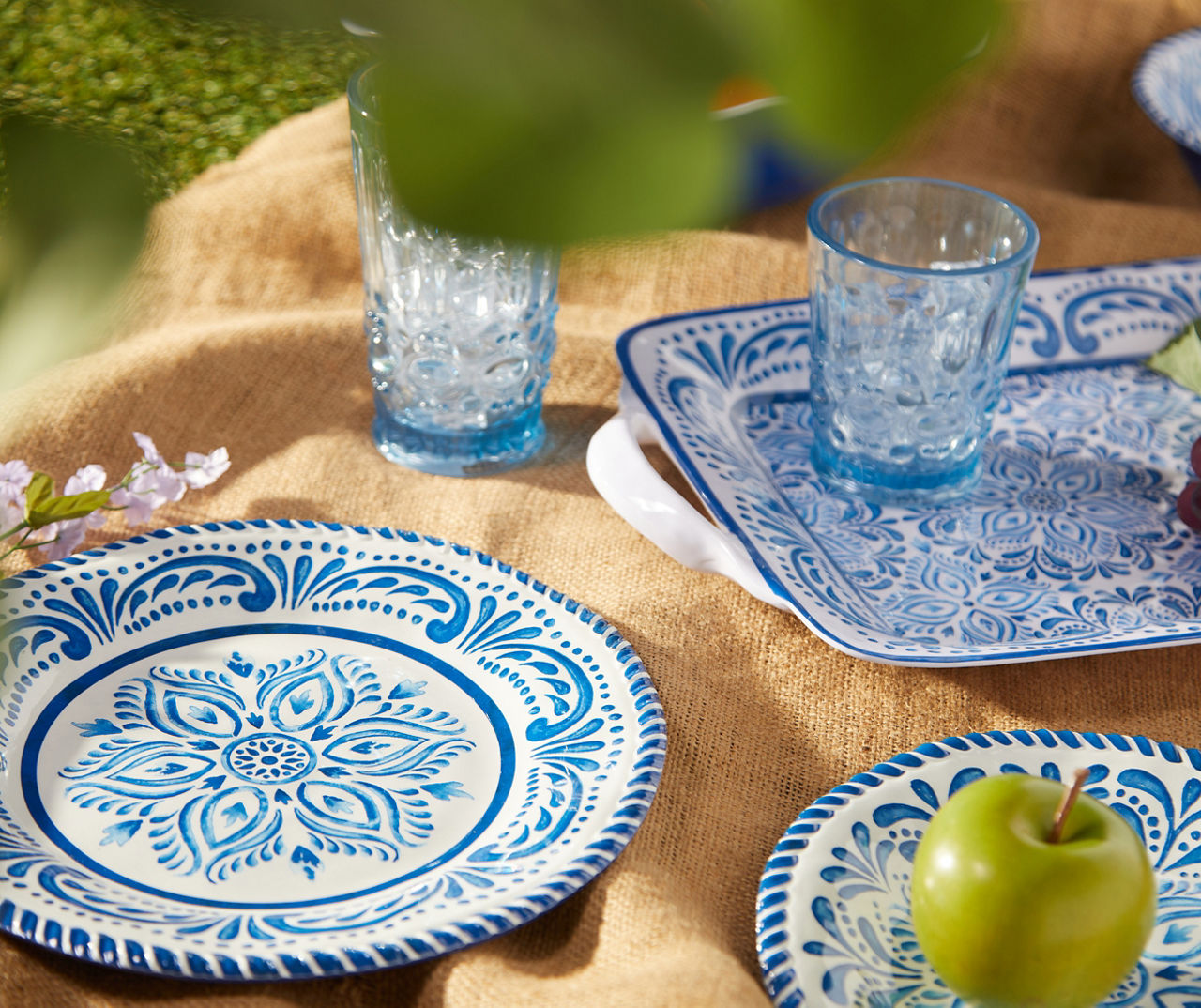 Medallion Dinnerware Collection