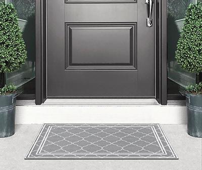 Wyndham Gray Quatrefoil Doormat, (24" x 36")