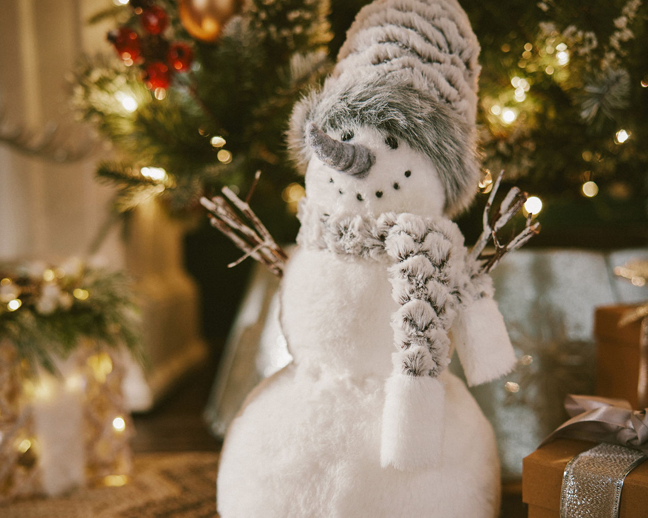 Winter Wonder Lane Frosted Forest Furry White Hat-Wearing Snowman Decor