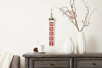 "Merry" Vertical Hanging Wall Decor