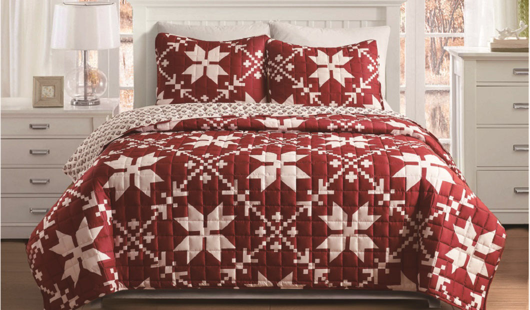 Red & White Floral Christmas King 3-Piece Reversible Quilt Set