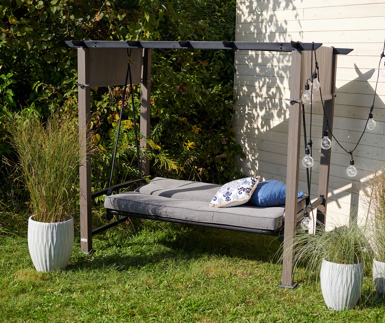 Daybed swing on sale with pergola