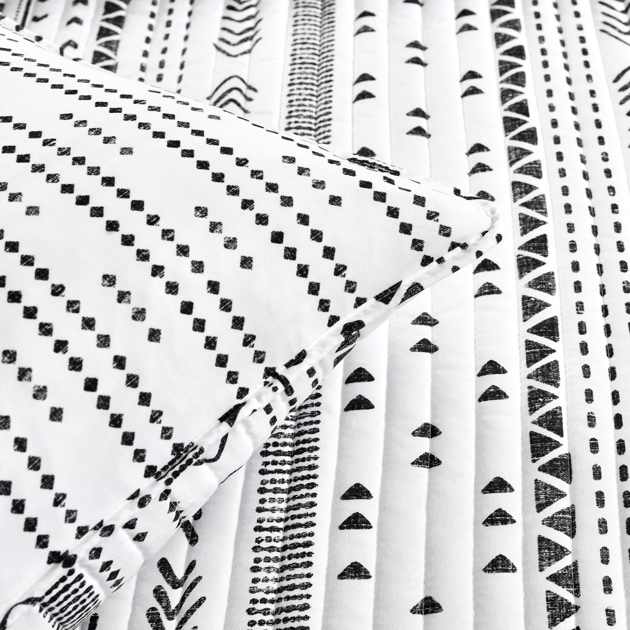 Hygge White & Black Geometric Stripe Full/Queen 3-Piece Quilt Set | Big ...