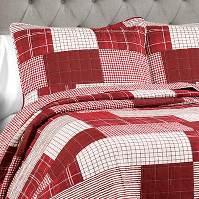Greenville White & Red Plaid Patchwork Full/Queen 3-Piece Quilt Set