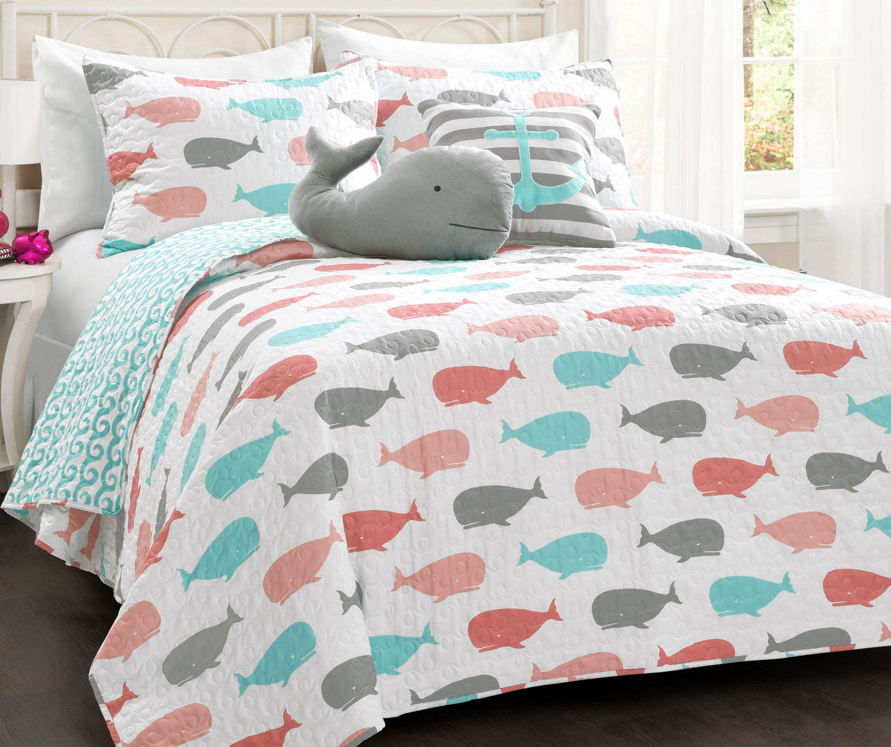 White & Coral Whale Print Full/Queen 5-Piece Quilt Set