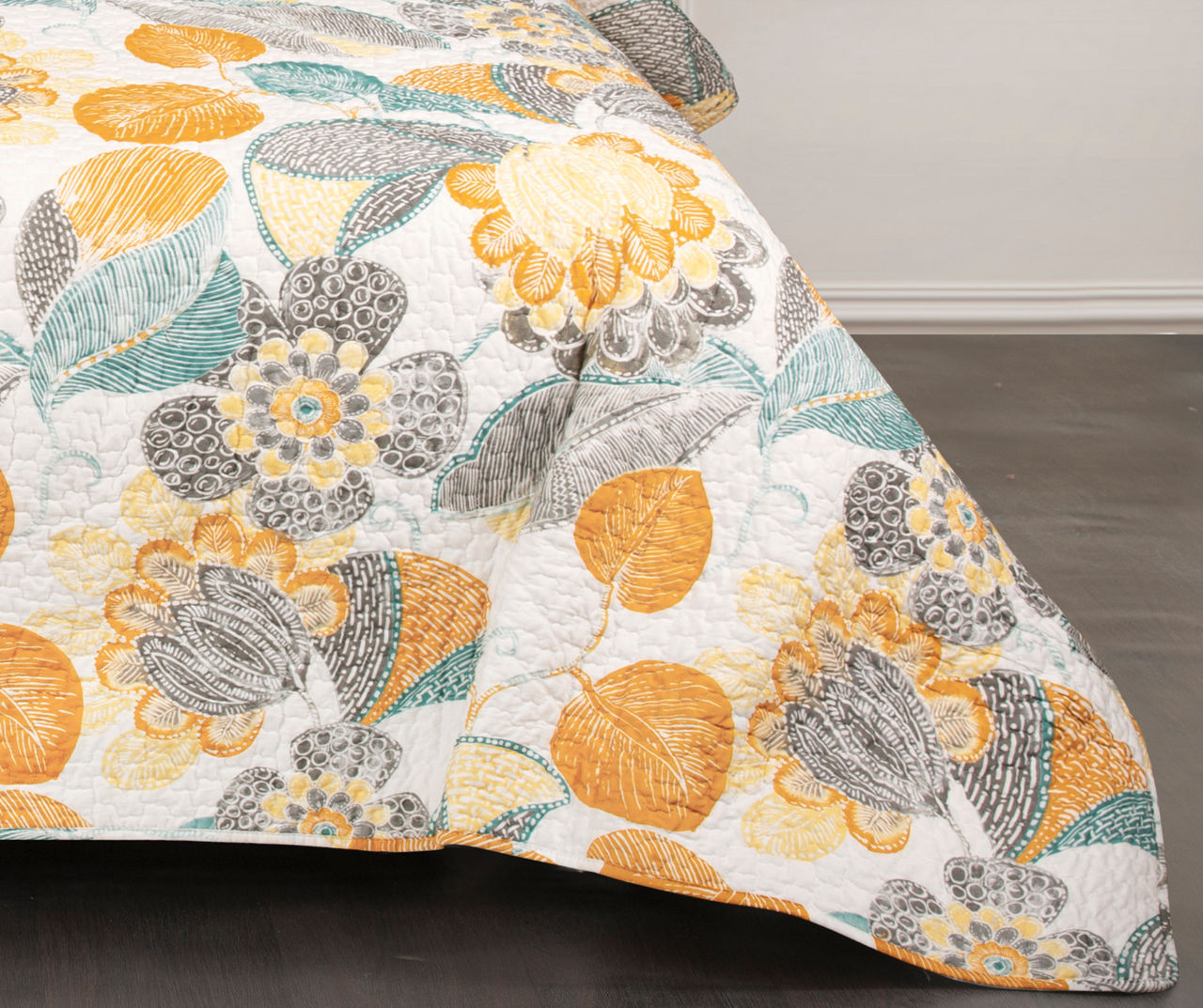 Lush Decor Layla White & Yellow Floral Reversible King 3-Piece Quilt ...