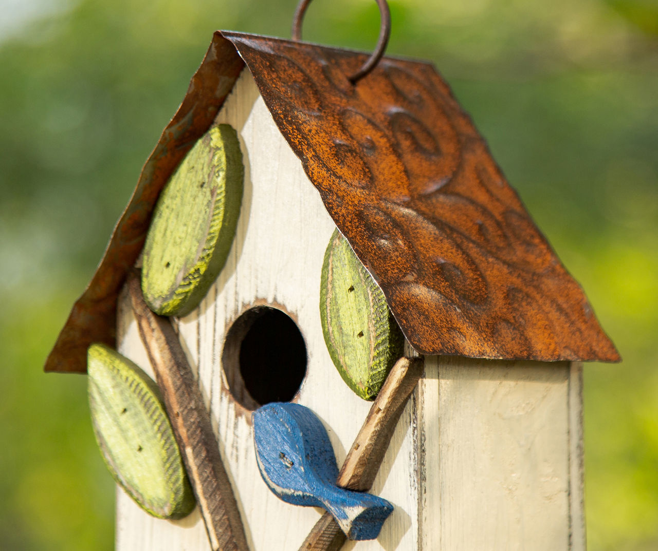 Glitzhome White Bluebird & Leaves Wood & Metal Birdhouse | Big Lots