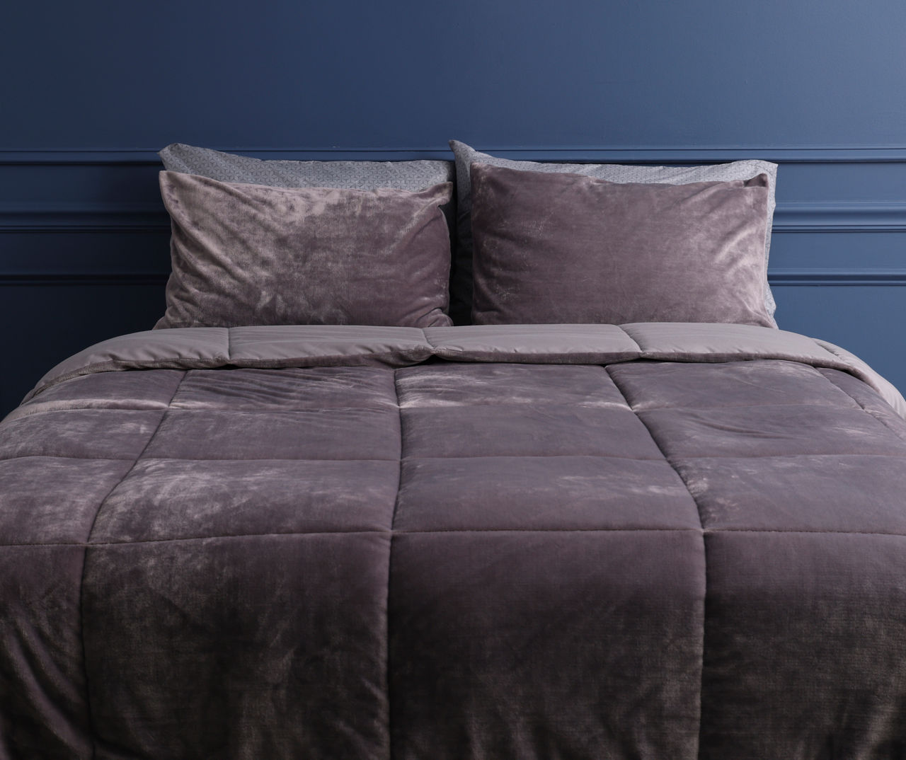 Gray Plush Velvet King 7-Piece Comforter Set
