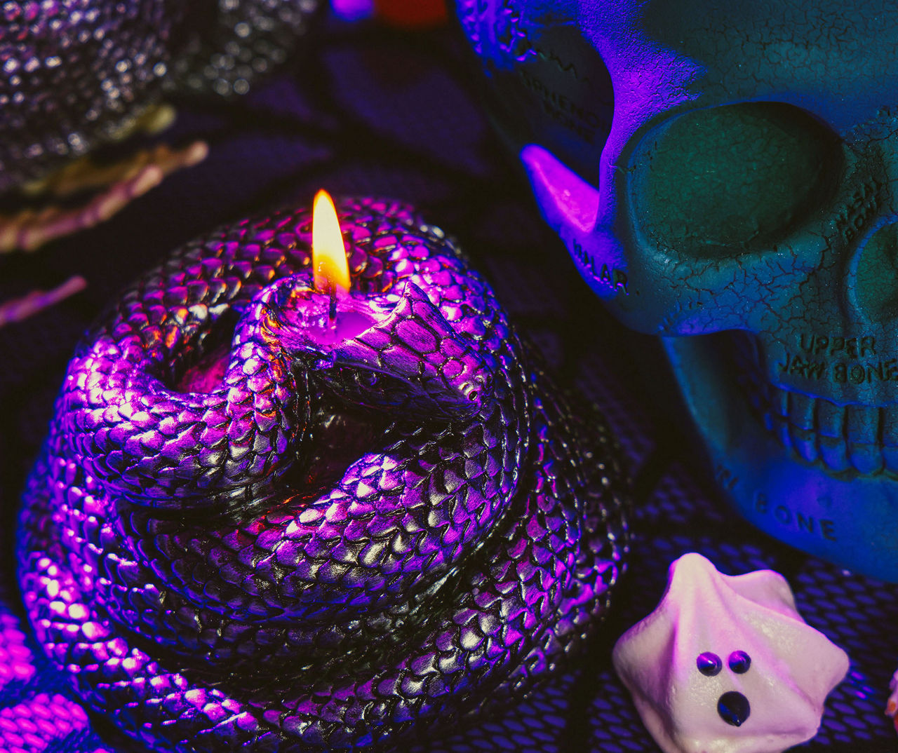 Dark Gray Metallic Snake Candle
