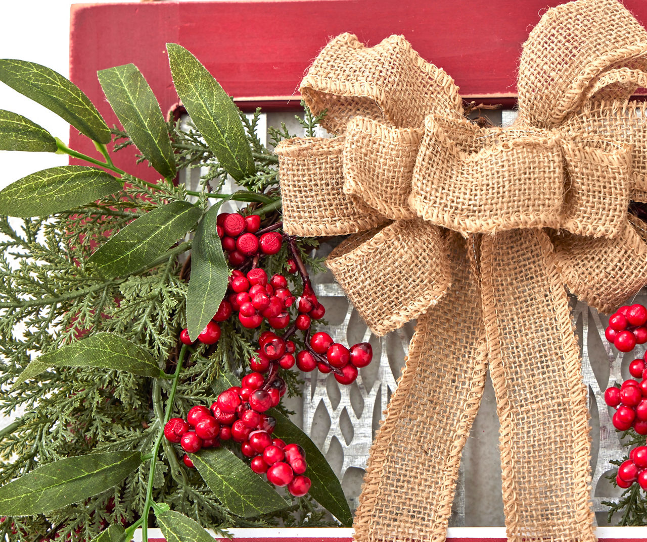 "Be Merry" Red Door & Wreath Hanging Wall Decor