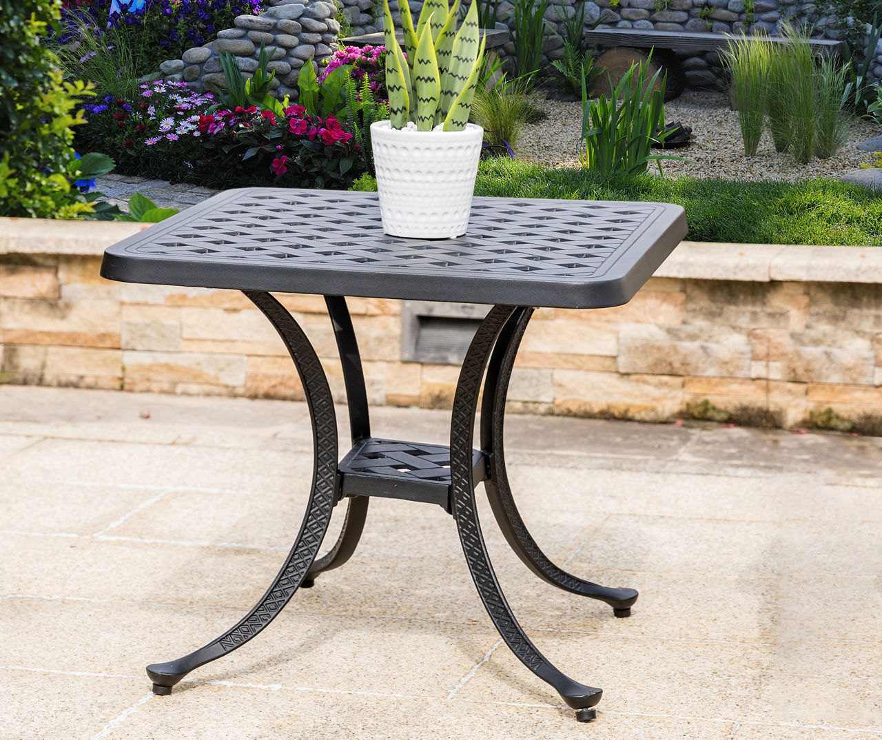 Cast aluminum deals outdoor side table