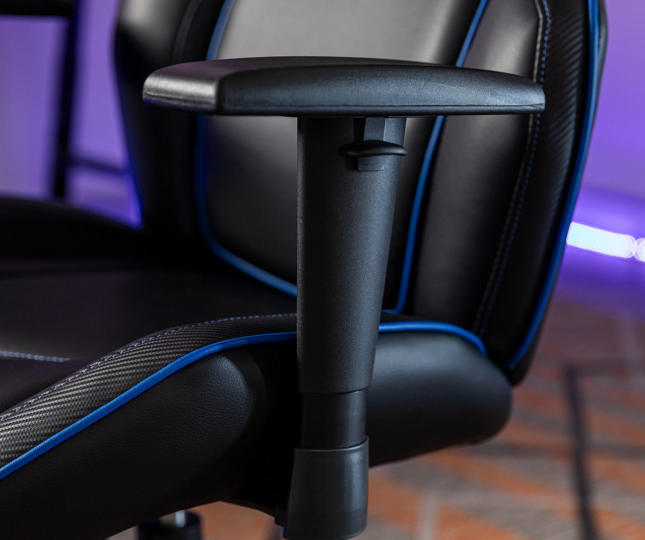 GamerGear 3D Incite Blue Vegan Leather Gaming Chair