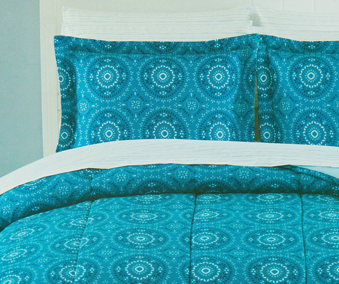 Real Living Grecian Getaway Blue Medallion Queen 9Piece Reversible
