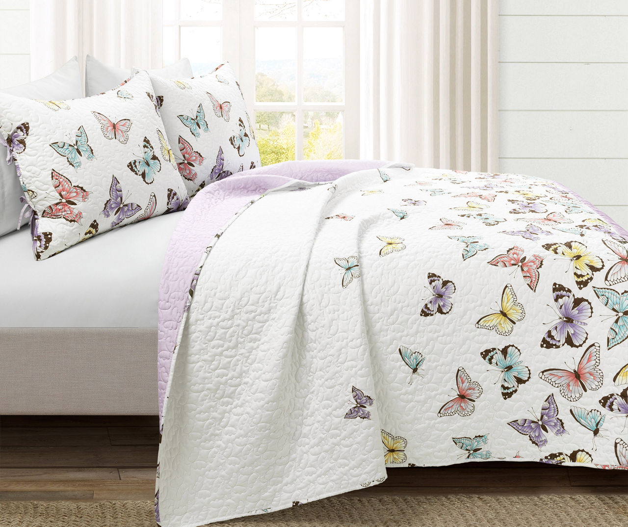 White & Lilac Flutter Butterfly Ruffle Reversible Full/Queen 3-Piece Quilt Set