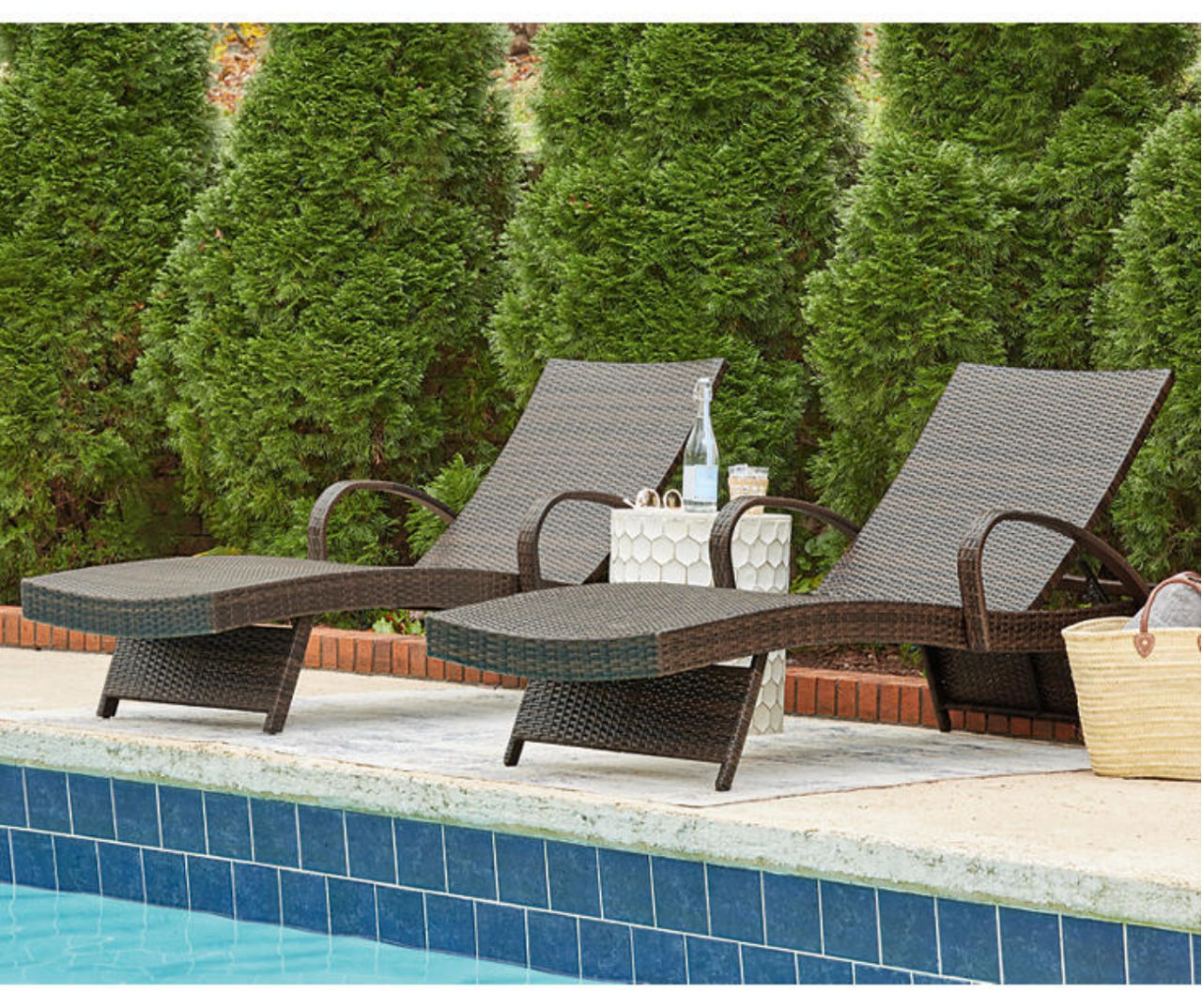 Big lots folding online lounge chairs