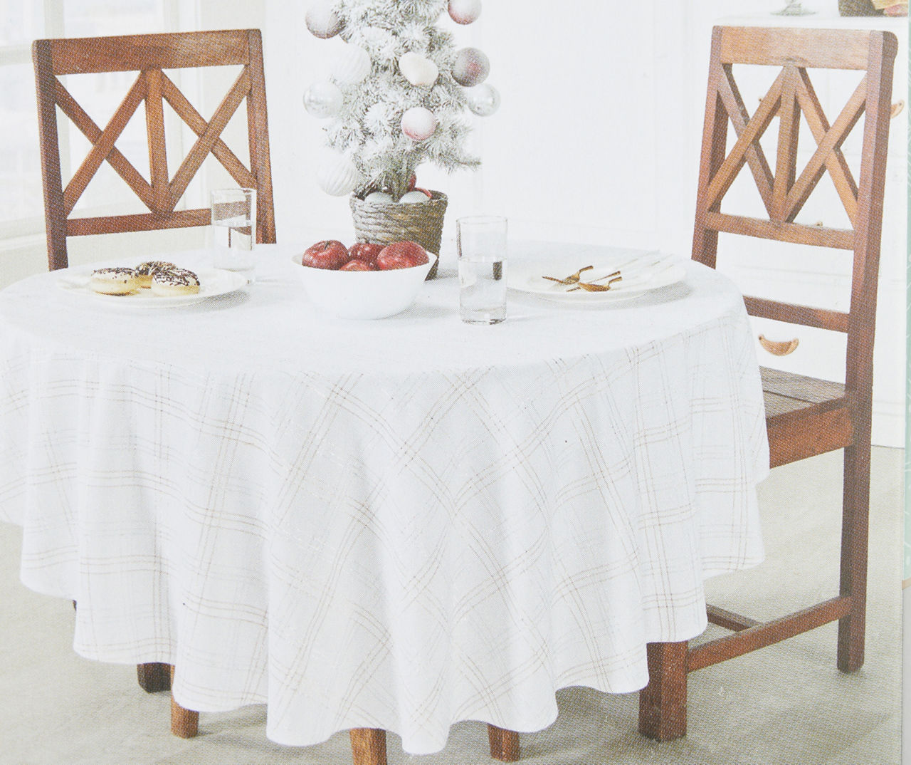 Frosted Forest White Plaid Lurex Metallic Round Fabric Tablecloth, (60")