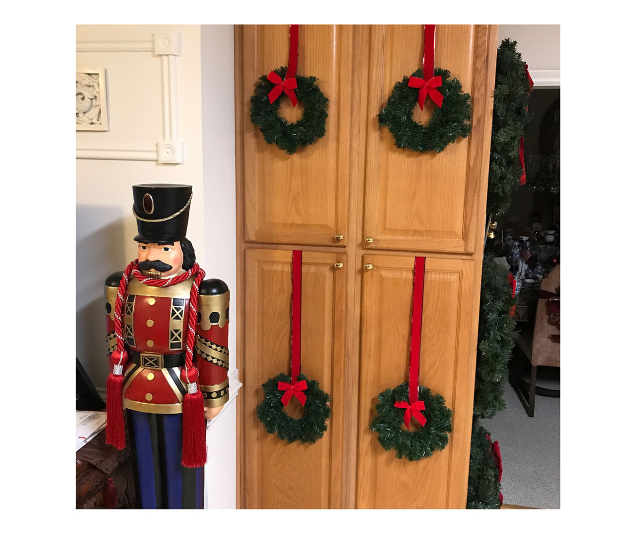 12" Deluxe Windsor Pine Wreath