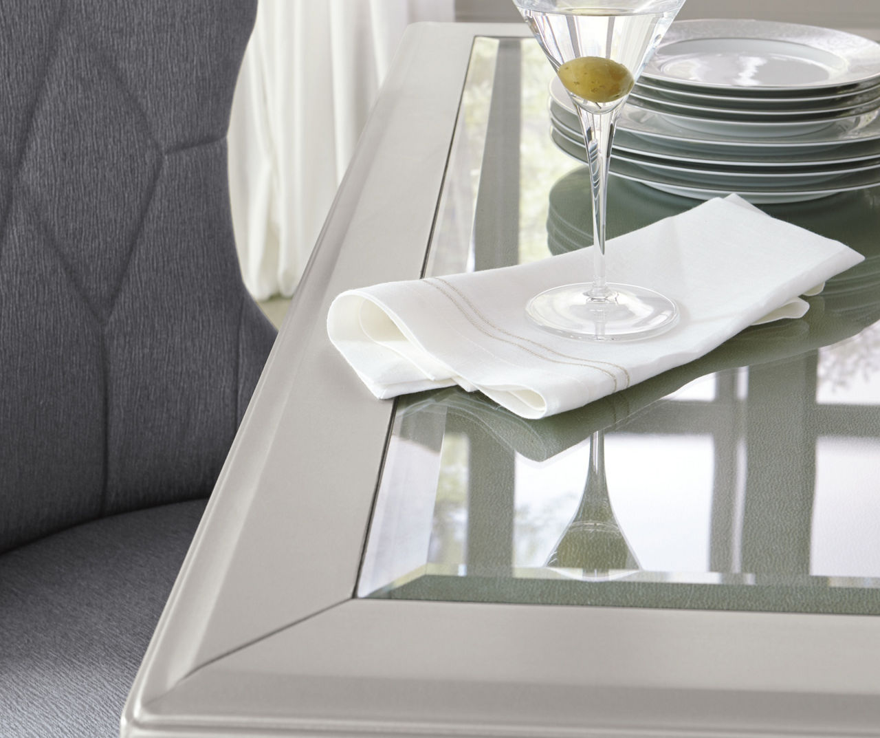 Coralayne Extension Dining Table