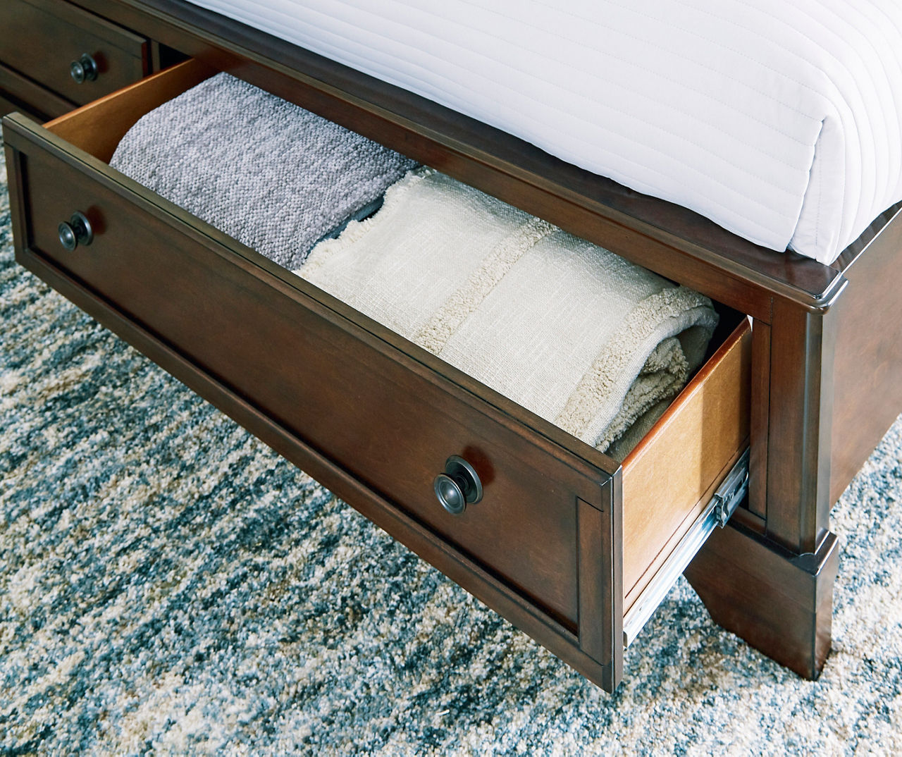 Big lots sleigh bed with drawers discount