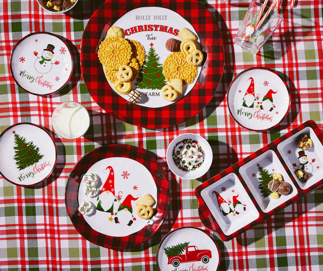 Holiday Hosting Essentials Trees, Snowman & Gnomes Melamine Party