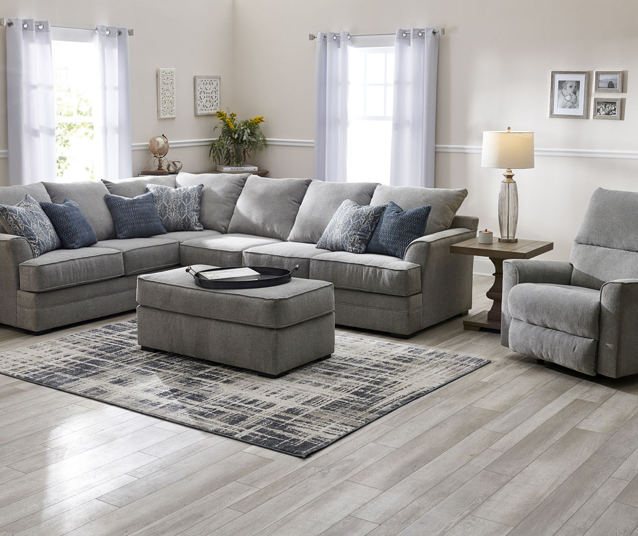 Broyhill Naples Living Room Collection