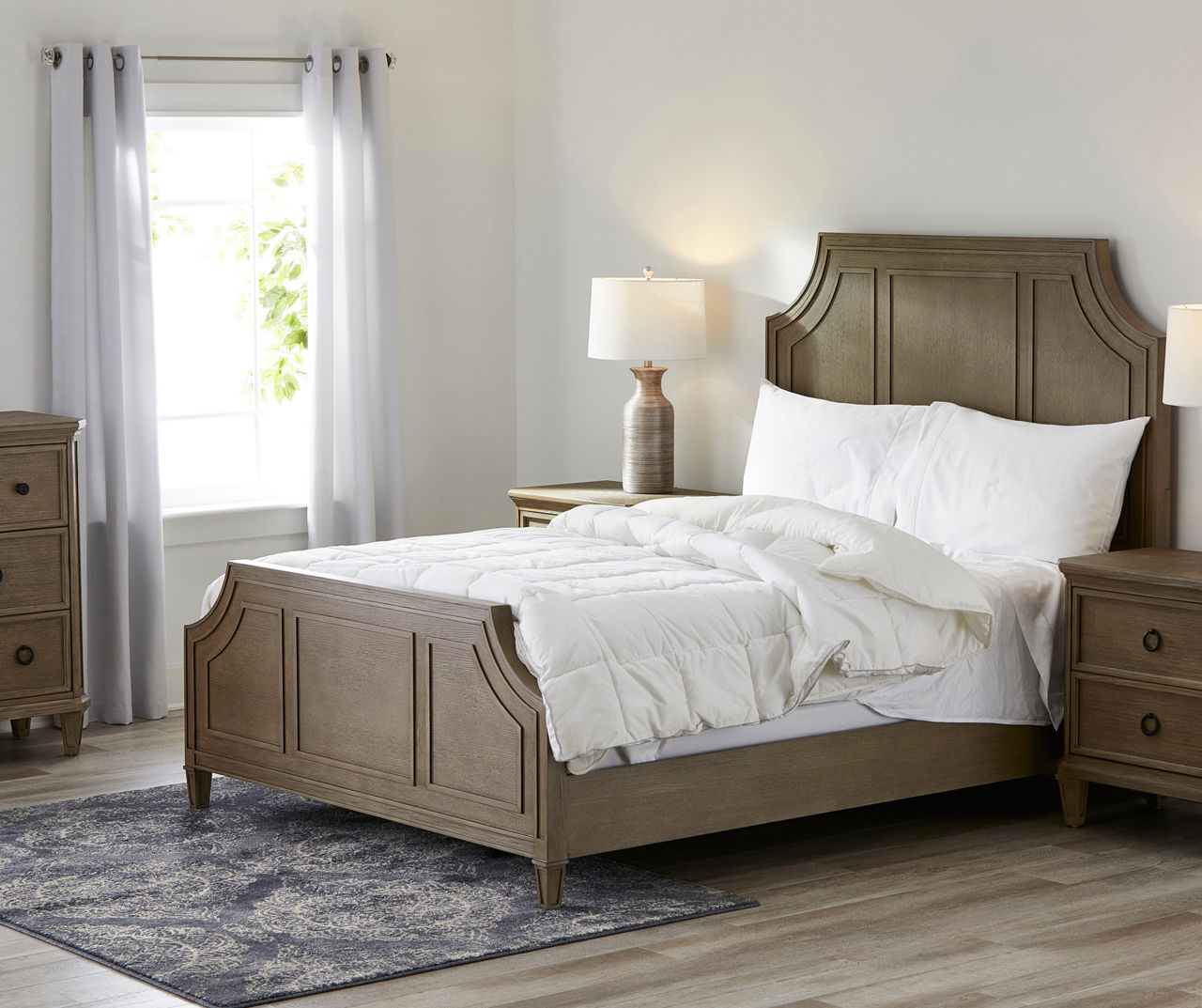 Broyhill platform store bed